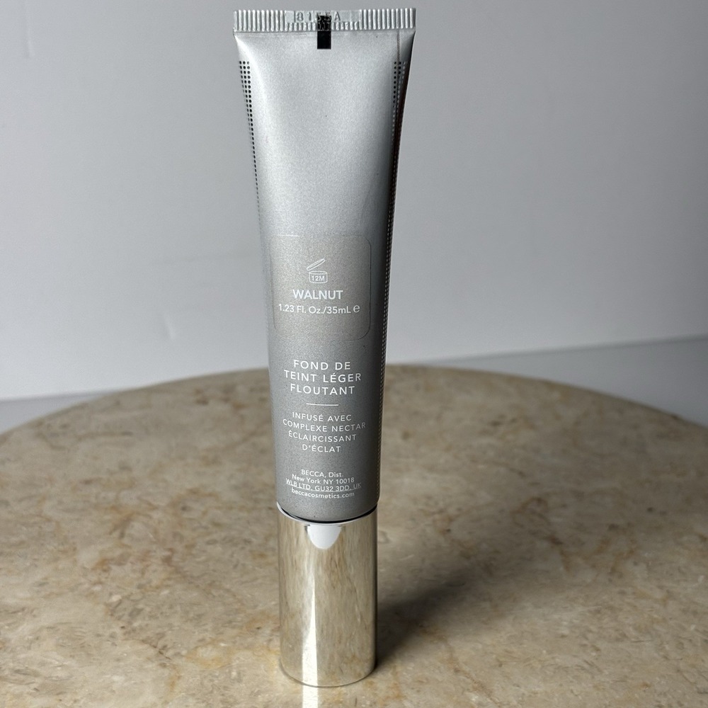 BECCA Skin‎ Love Weightless Blur Foundation WALNUT - 1.23FL OZ NWOB - Picture 2 of 2